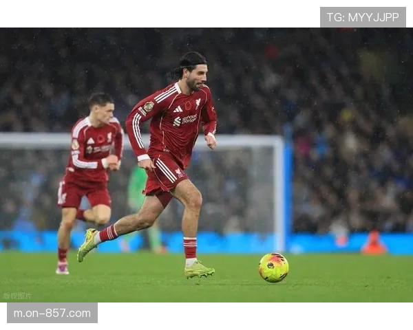 利物浦卫冕希望渺茫，8分差距或促冬季引援