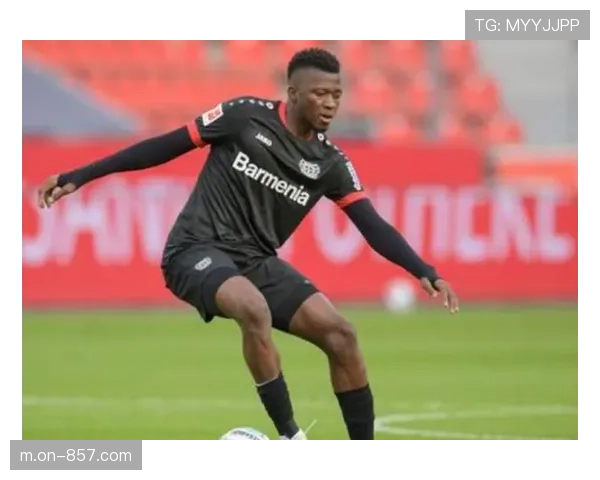 塔普索巴4000万欧元转会传闻,德甲中游队成豪门人才库引热议 塔普索巴4000万欧元转会传闻,德甲中游队成豪门人才库引热议